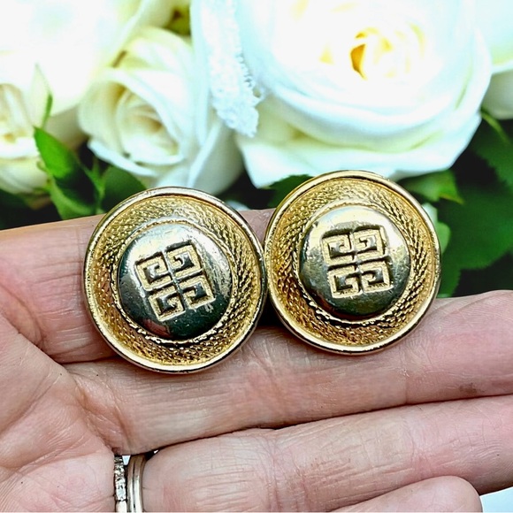 🌺Vintage Givenchy Gold Logo Earrimgs - Picture 2 of 14